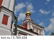 Фрагмент Успенской церкви с трапезной палатой (1685-1688). Новодевичий монастырь. Москва (2012 год). Стоковое фото, фотограф lana1501 / Фотобанк Лори