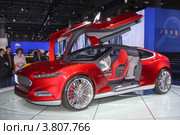 Автомобиль Ford  (модель Evos) на Московском международном автомобильном салоне (2012 год). Редакционное фото, фотограф виктор антонов / Фотобанк Лори