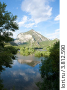 Испания. Город Коль-де-Нарго (исп. Coll de Narg, баск. Coll de Nargo). Озеро Ольяна. Стоковое фото, фотограф Валерий Ситников / Фотобанк Лори