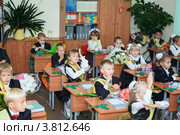 Школьники в классе во время урока (2012 год). Редакционное фото, фотограф Кекяляйнен Андрей / Фотобанк Лори