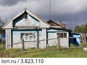 Домик в деревне Сольба Ярославской области. Стоковое фото, фотограф Елена Гаврилова / Фотобанк Лори
