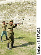 Солдаты УПА. Реконструкция событий 1919 года в г.Каменец-Подольскй (2012 год). Редакционное фото, фотограф Красилов Игорь / Фотобанк Лори