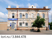 Вход в здание Ишимского почтамта. Город Ишим (2012 год). Редакционное фото, фотограф Александр Тараканов / Фотобанк Лори