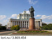 Москва. Центральный академический театр Российской армии на Суворовской площади и памятник Суворову (2012 год). Редакционное фото, фотограф Яна Королёва / Фотобанк Лори