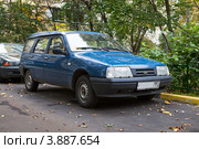 Легковой автомобиль ИЖ-21261 «Фабула» (2012 год). Редакционное фото, фотограф Родион Власов / Фотобанк Лори