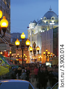 Арбат. Вечер. Будни (2012 год). Редакционное фото, фотограф Юрий Кирсанов / Фотобанк Лори