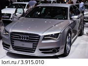 Автомобиль Audi S8 (2012 год). Редакционное фото, фотограф Максим Голубев / Фотобанк Лори