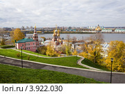 Вид на Нижний Новгород и Строгановскую церковь с набережной Феодоровского (2012 год). Стоковое фото, фотограф Igor Lijashkov / Фотобанк Лори