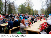 Солдатская кухня для ветеранов на 9 мая (2012 год). Редакционное фото, фотограф Фатима Арсамакова / Фотобанк Лори
