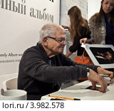 Творческая встреча с фотографом Стивом Шапиро. Выставка Семейный Альбом. Галерея Братьев Люмьер. 2012. Редакционное фото, фотограф Victoria Demidova / Фотобанк Лори