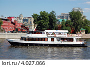 Банкетный теплоход на Москве-реке (2012 год). Редакционное фото, фотограф Абрамов Роман Николаевич / Фотобанк Лори