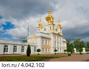 Церковный корпус Большого дворца. Петергоф (2012 год). Редакционное фото, фотограф Александр Щепин / Фотобанк Лори