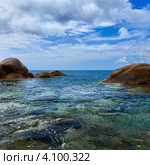 Тропическое морское побережье. Таиланд, Пхукет, Карон. Стоковое фото, фотограф pzAxe / Фотобанк Лори