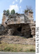 Разрушенная колокольня в старинном городе Изник, Турция (2012 год). Стоковое фото, фотограф Валерий Шанин / Фотобанк Лори