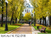 Осенний вид на Петровский бульвар, Бульварное кольцо в Москве (2012 год). Редакционное фото, фотограф Николай Винокуров / Фотобанк Лори