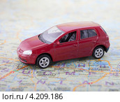Автотуризм. Автомобиль на туристической карте (2013 год). Редакционное фото, фотограф Литвяк Игорь / Фотобанк Лори