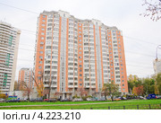 Новый монолитно-кирпичный дом (2012 год). Редакционное фото, фотограф Алёшина Оксана / Фотобанк Лори