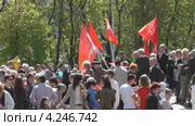 Люди на День Победы, мемориал 1200 гвардейцам в Калининграде (2011 год). Редакционное видео, видеограф Сергей Куров / Фотобанк Лори