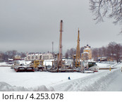 Корабли во льду у набережной города Углича на Волге (2013 год). Редакционное фото, фотограф Самойлова Екатерина / Фотобанк Лори