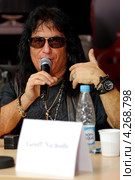 Барабанщик Бобби Рондинелли (Bobby Rondinelli) (2013 год). Редакционное фото, фотограф Андрей Дегтярёв / Фотобанк Лори