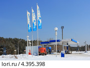 Автозаправка Газпромнефть в Заводоуковске (2012 год). Редакционное фото, фотограф Анатолий Матвейчук / Фотобанк Лори