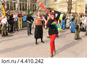 Пойерщики на параде мыльных пузырей Dreamflash (2012 год). Редакционное фото, фотограф Алёшина Оксана / Фотобанк Лори