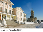 Главный дом усадьбы "Дубровицы" (2013 год). Стоковое фото, фотограф Денис Ларкин / Фотобанк Лори