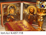 Икона-складень с молитвословом (2013 год). Редакционное фото, фотограф Ирина Горбачева / Фотобанк Лори