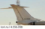 Хвост самолета Ту-154, авиакомпания Ютэйр, бортовой RA-65608 (2013 год). Редакционное видео, видеограф Mikhail Erguine / Фотобанк Лори