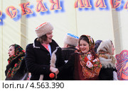 Коллектив народного танца на Масленице (2013 год). Редакционное фото, фотограф Анатолий Матвейчук / Фотобанк Лори