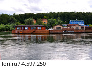 Новосибирск, элитная зона отдыха на Оби (2011 год). Редакционное фото, фотограф Анна Мартынова / Фотобанк Лори
