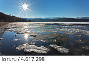 Байкал. Весеннее солнце отражается в заливе Куркутском. Стоковое фото, фотограф Виктория Катьянова / Фотобанк Лори