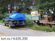 Водовозка у бурилки (2012 год). Редакционное фото, фотограф Анатолий Матвейчук / Фотобанк Лори