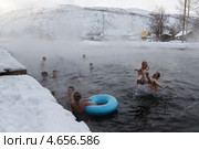 Бассейн с термальной водой. Камчатка, село Эссо (2013 год). Редакционное фото, фотограф А. А. Пирагис / Фотобанк Лори