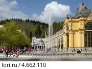 Поющий фонтан, курорт Марианские лазне, Чехия (2013 год). Редакционное фото, фотограф Юлия Кузнецова / Фотобанк Лори