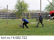 Боевое развертывание юных пожарных. Пожарно-прикладной спорт (2013 год). Редакционное фото, фотограф Виктор Никитин / Фотобанк Лори