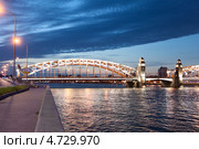 Большеохтинский мост в период белых ночей. Санкт-Петербург (2013 год). Редакционное фото, фотограф Кекяляйнен Андрей / Фотобанк Лори