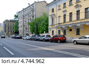 Москва. Пречистенка, четная сторона улицы (2013 год). Редакционное фото, фотограф Илюхина Наталья / Фотобанк Лори
