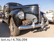 Самара, Россия - 16 июня 2013: Ралли ретроавтомобилей «Пекин-Париж 2013», день отдыха и ремонта в Самаре. Автомобиль Studebaker President 1940 г. Редакционное фото, фотограф FotograFF / Фотобанк Лори