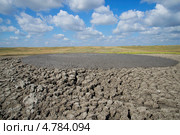Грязевой вулкан в районе села Бондаренково. Крым (2013 год). Стоковое фото, фотограф Виктор Карасев / Фотобанк Лори