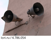Старые громкоговорители на стене. Стоковое фото, фотограф Данил Руденко / Фотобанк Лори