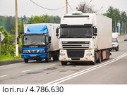 Фура "DAF" на трассе М7. Горьковское шоссе (2013 год). Редакционное фото, фотограф Алёшина Оксана / Фотобанк Лори