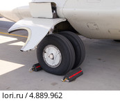 Шасси самолета ATR 72 (2013 год). Редакционное фото, фотограф Вячеслав Палес / Фотобанк Лори