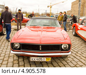 Ретроавтомобиль «Шевроле Камаро»  на ралли классических автомобилей клуба РККА, Москва, Поклонная гора, 21 апреля 2013. Редакционное фото, фотограф ИВА Афонская / Фотобанк Лори