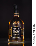 Шотландский виски Уайт энд Маккей 12 лет выдержки (2013 год). Редакционное фото, фотограф verbaska / Фотобанк Лори