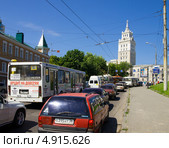Автомобильная пробка, улица Степана Разина, город Воронеж (2013 год). Редакционное фото, фотограф Вячеслав Палес / Фотобанк Лори