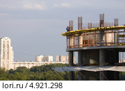 Строительство высотного здания из монолитного железобетона. Стоковое фото, фотограф Владимир Чинин / Фотобанк Лори