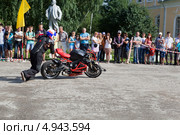 Укрощение железного коня. Алексей Калинин (2013 год). Редакционное фото, фотограф Николай Мухорин / Фотобанк Лори