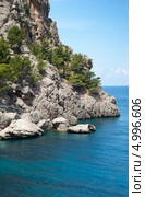 Средиземное море, бухта Са Калобра, Майорка, Испания (2011 год). Стоковое фото, фотограф Юлия Белоусова / Фотобанк Лори