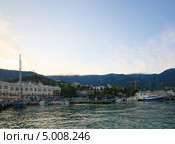 Вечерний вид на берег Черного моря. Крым. Украин (2009 год). Редакционное фото, фотограф Юрий Брыкайло / Фотобанк Лори